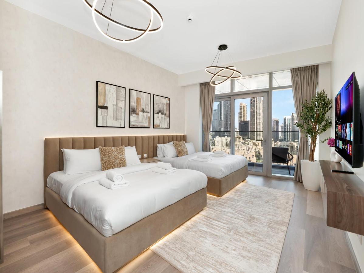 Royal Vista - Luxe 4BR Penthouse with Burj Khalifa View at Imperial Avenue - Downtown - 2