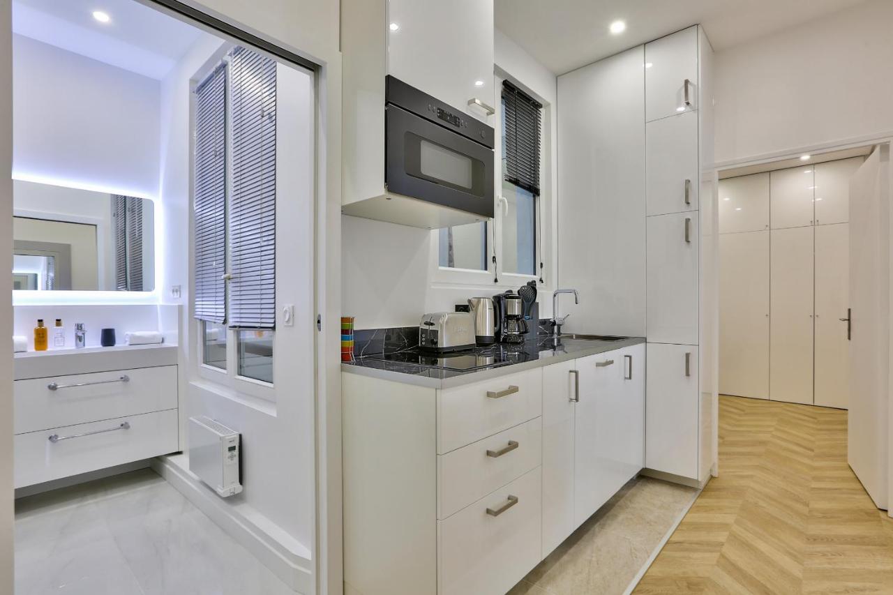 UrbanFlat 92 - Beautiful Apartment in the center of Paris - 4