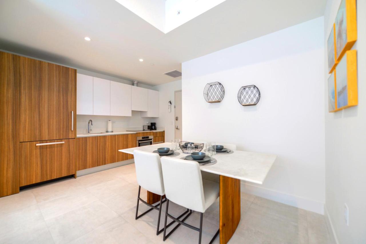 Modern Escape in Brickell w Pool & Gym - 5