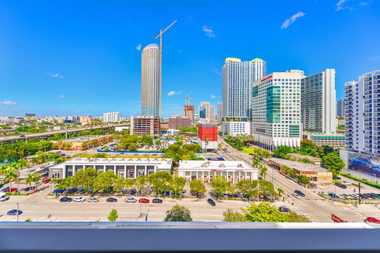 Modern Escape in Brickell w Pool & Gym