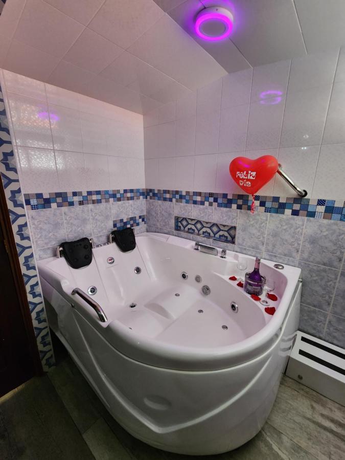Motel Piramides De Cristal - 3