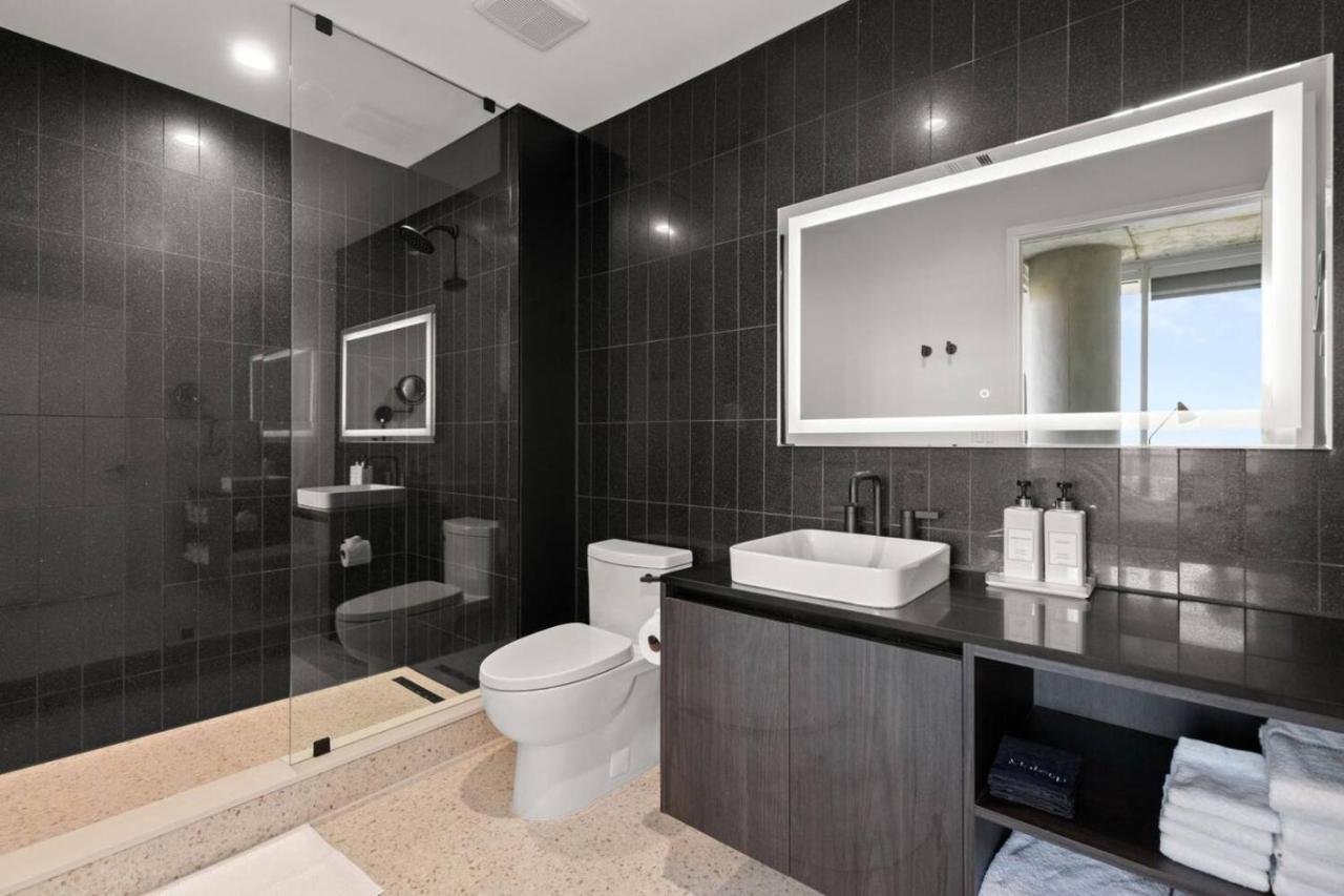 Rainey St Lux Condo Rooftop Pool and Lake Views, Mins to DT by Austin Vacay - 3