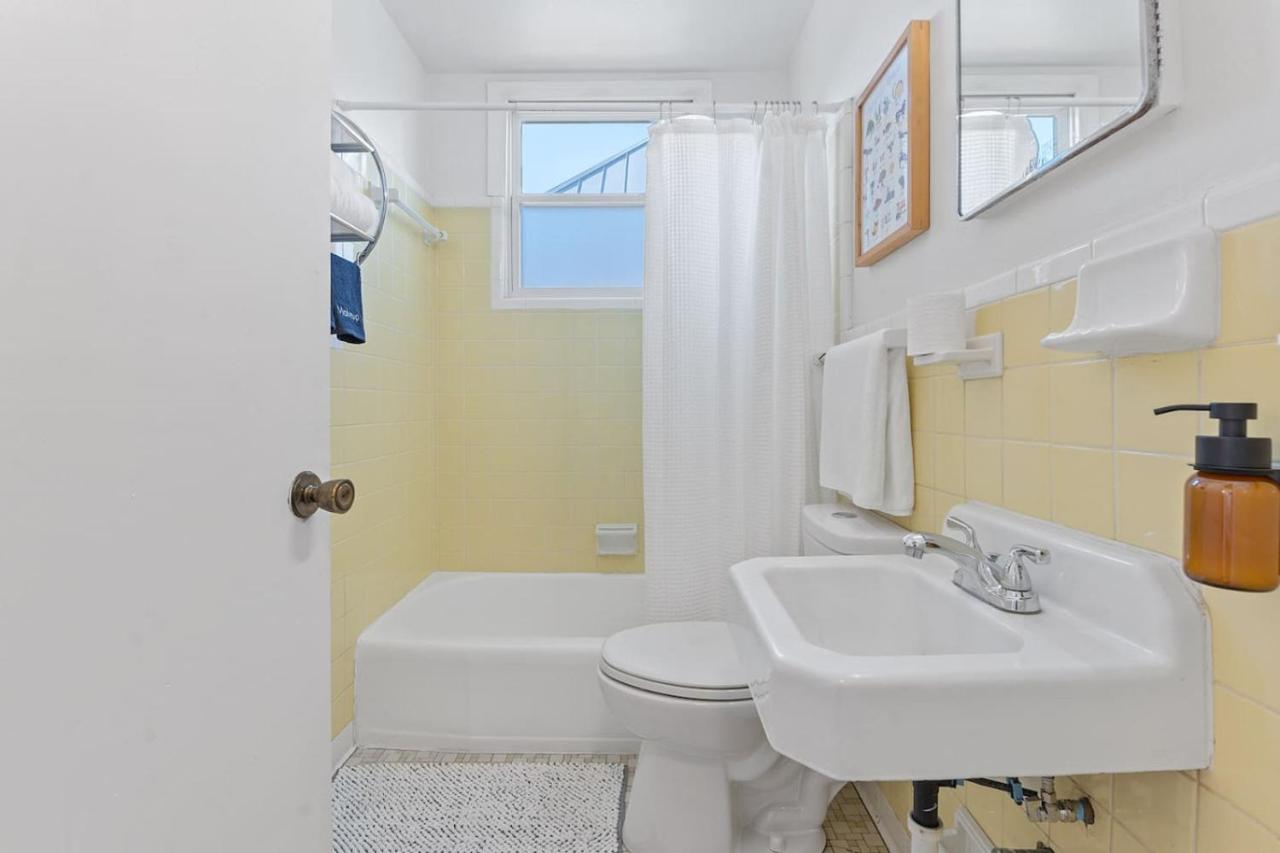 Chic 2BR Highland Retreat Near UT and Downtown, Free Parking by Austin Vacay - 3