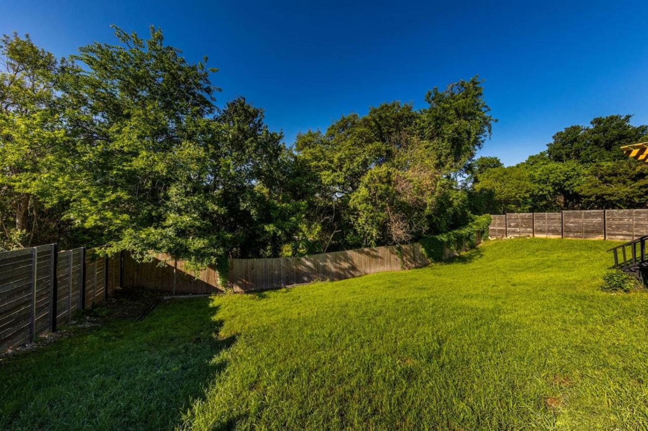 S Austin 3BR 2BA Sauna, Cowboy Pool and Deck, Near SoCo by Austin Vacay - 2