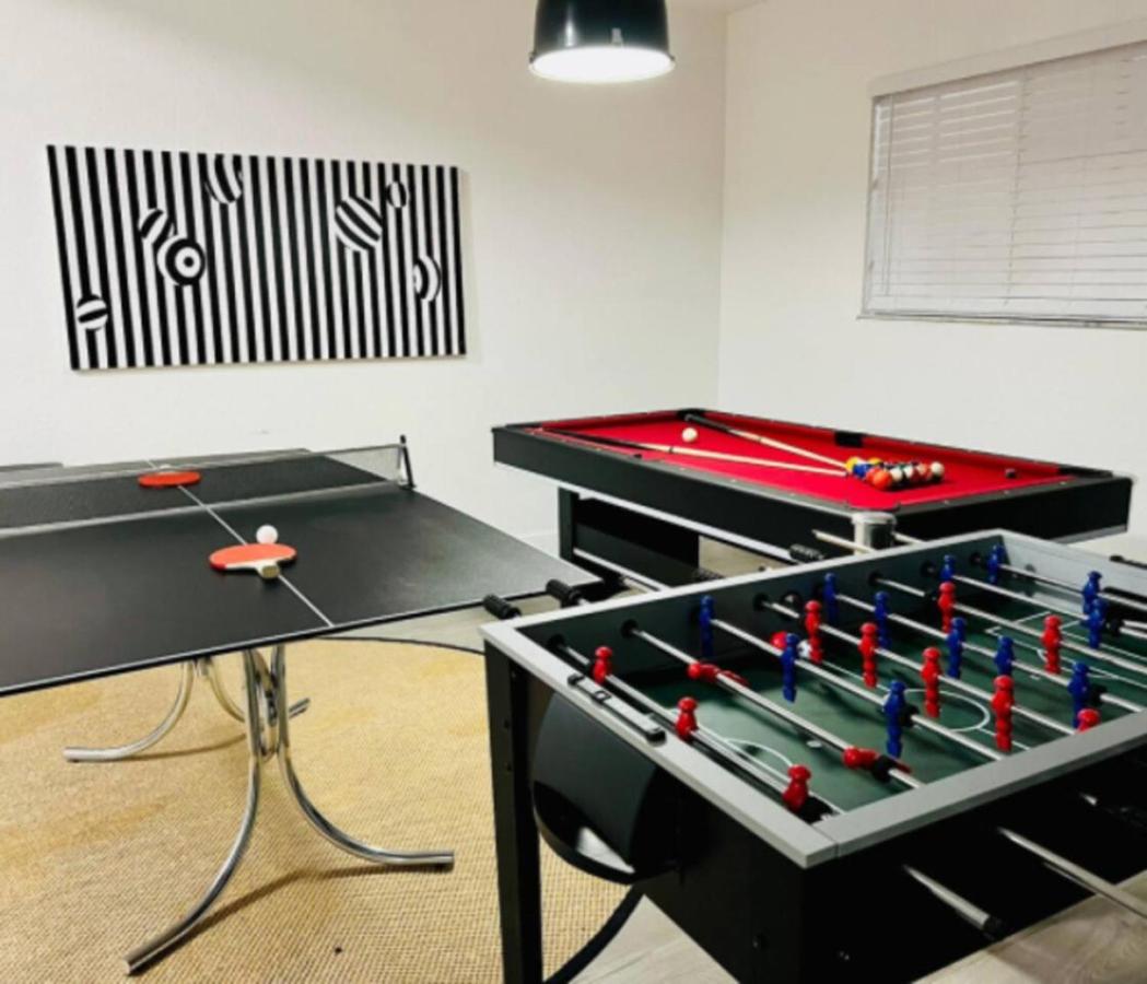 8BR Pool Reatreat (Fenced Yard) - 5