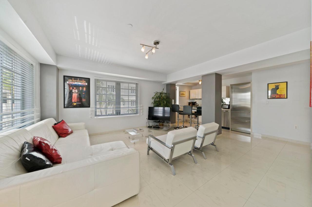 Ocean Drive Perfect Apartment, Iconic Art Deco Oceanfront Building, Walk to Everything! - 2