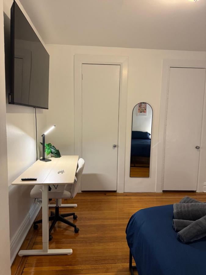 The Broadway Escape - Private Room in Times Square - 5