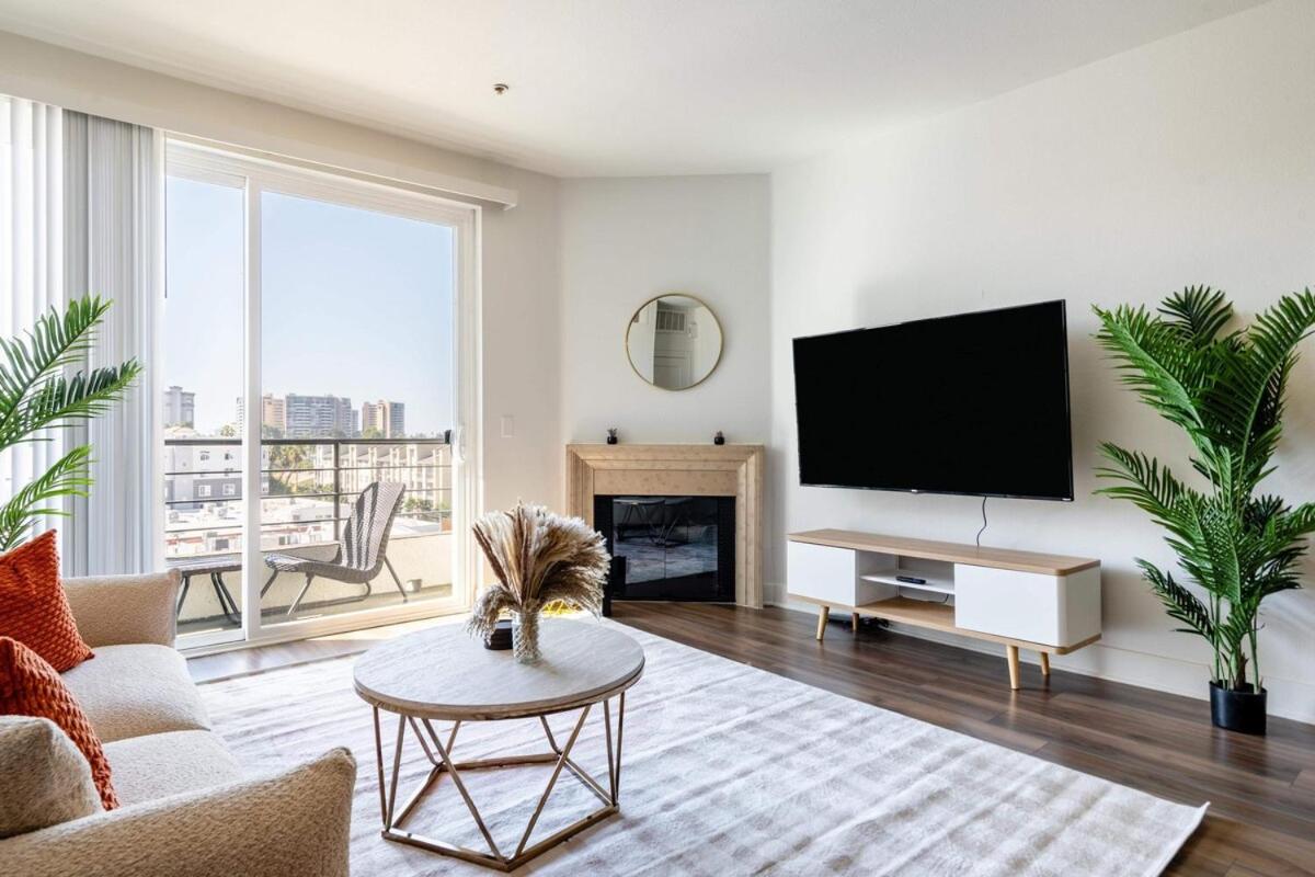 Sleek Marina Den, Central, Gym, Pool, King Bed - 5