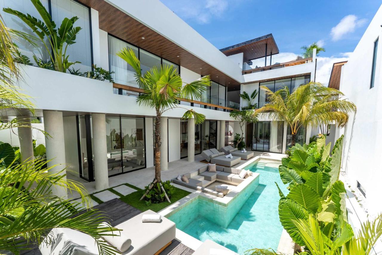 Brand New Villa Crystal Luxury 4BR - Private Pool and Rooftop in Berawa, Canggu