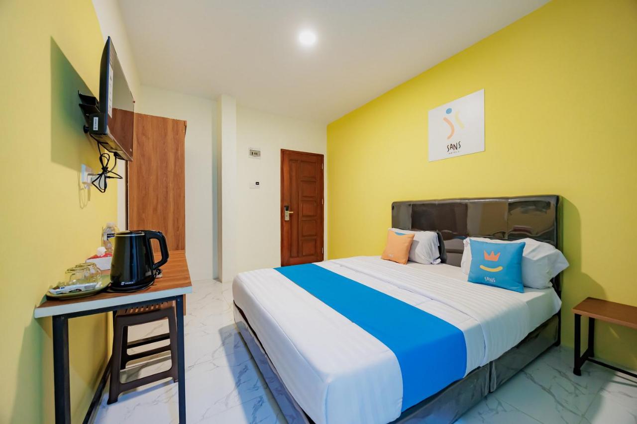 Sans Hotel Sedana Batam - 5
