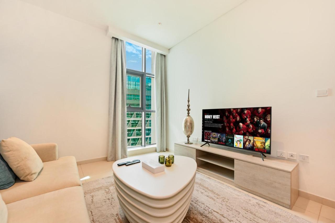 Palm Jumeirah 1BR w Infinity Pool & Beach - 3