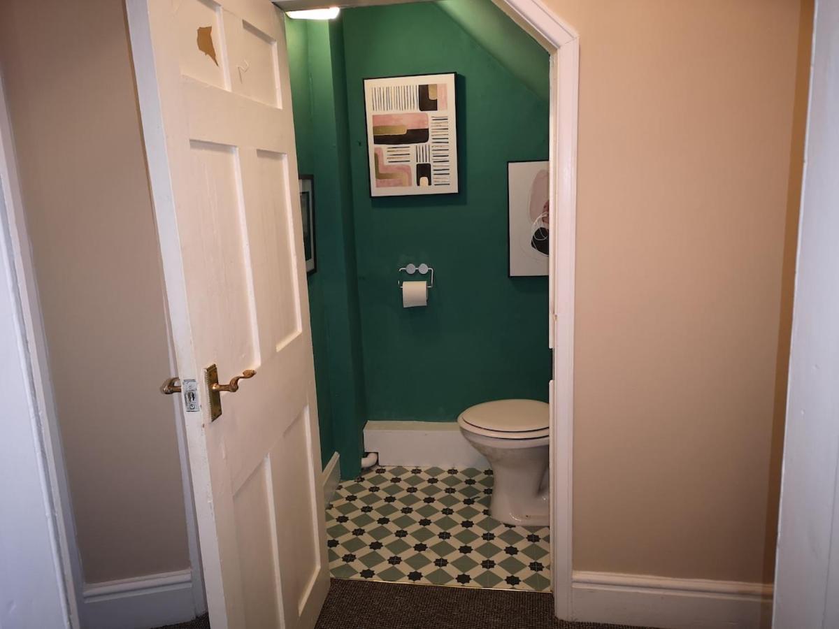 Charming two bed Free private parking Bath Centre - 3