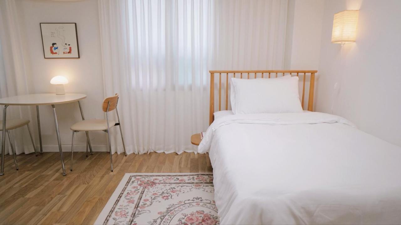 5 min to Seoul station, 1Beds, 1Baths - Stay85