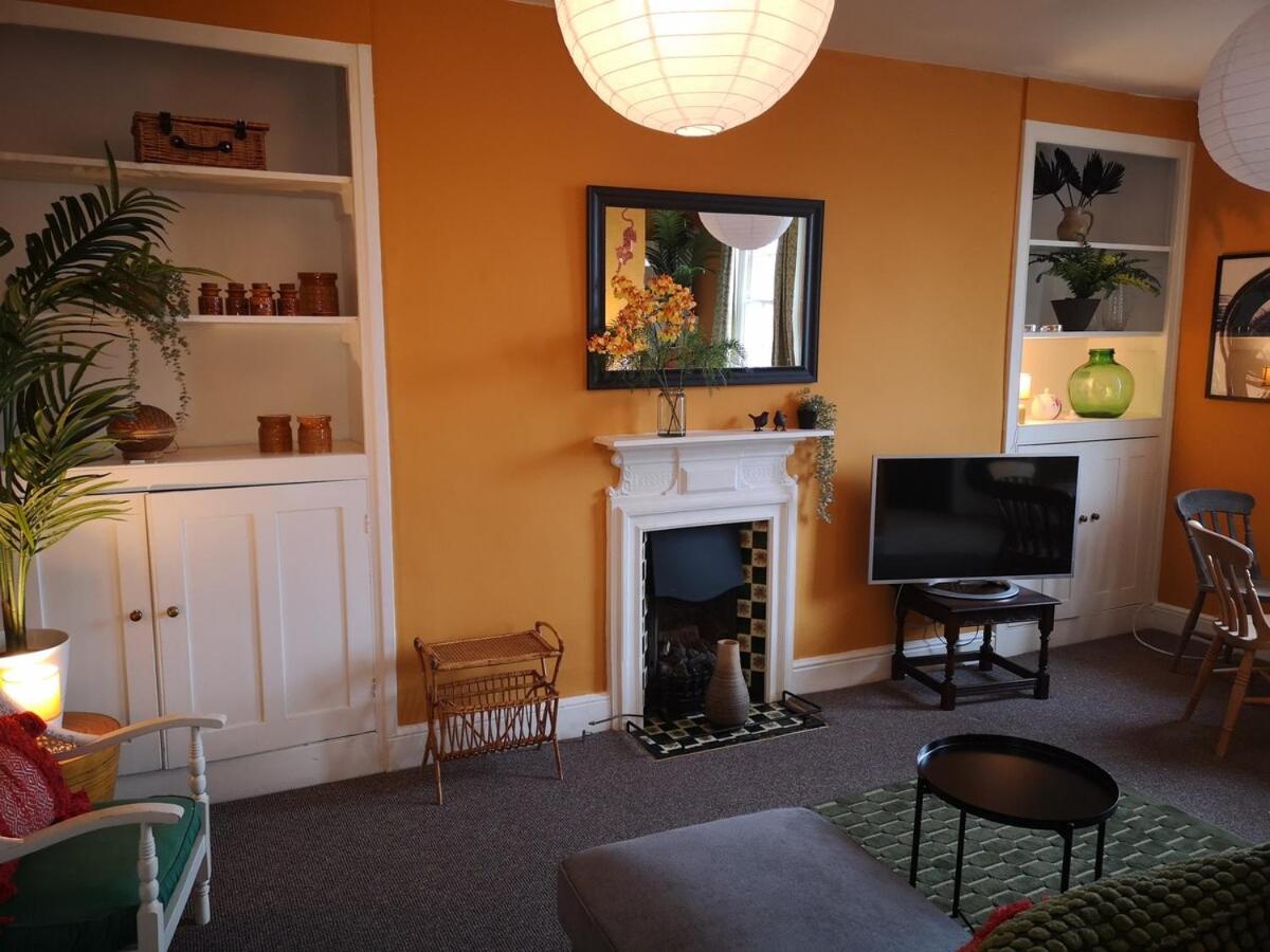 Family flat Central Bath Free on site Parking