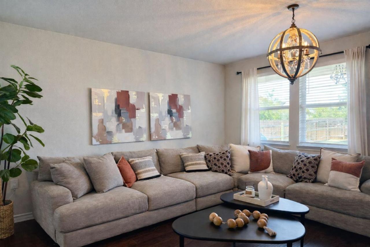Family and Pet Friendly 3BR Near AUS Airport