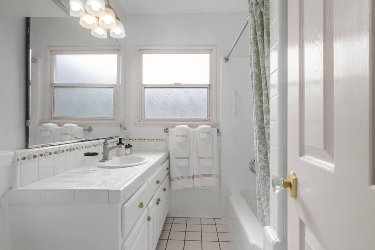 Sunny North Hills with Pool and Fun - 3