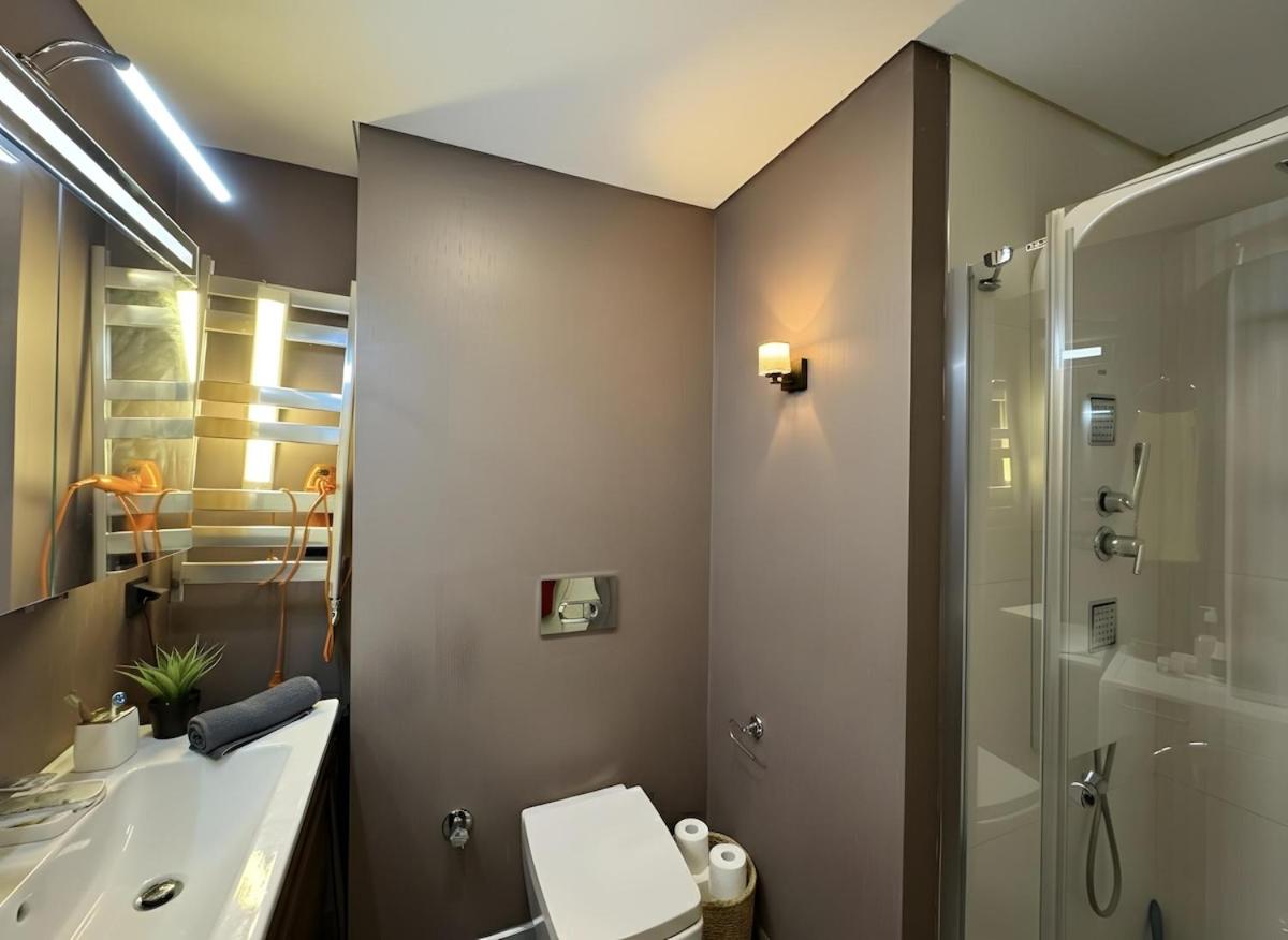 High Floor Luxury Residence with View - 3