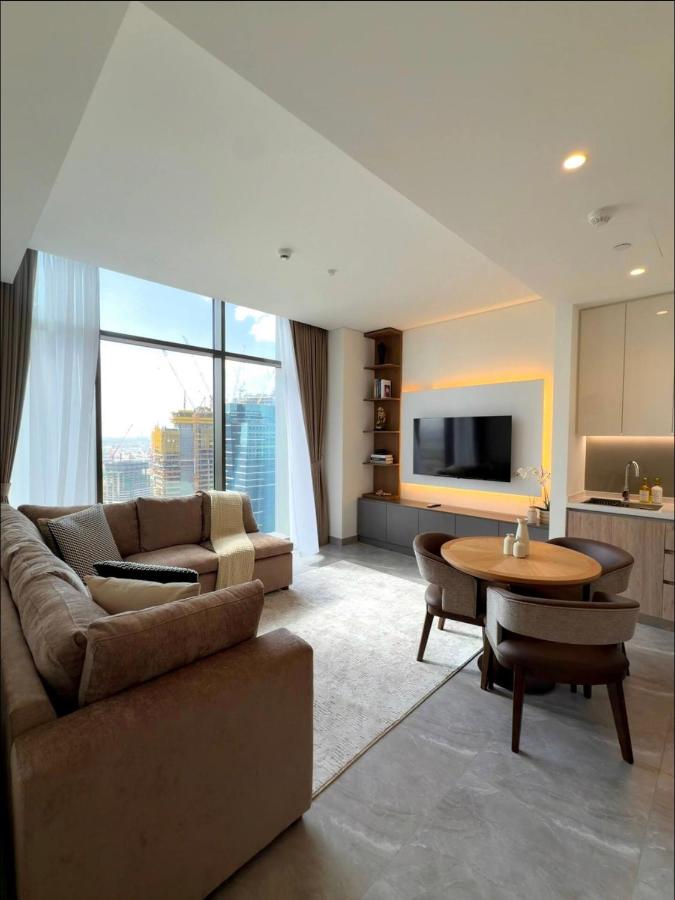 Curated High-Floor 1BR Water View Peninsula 1