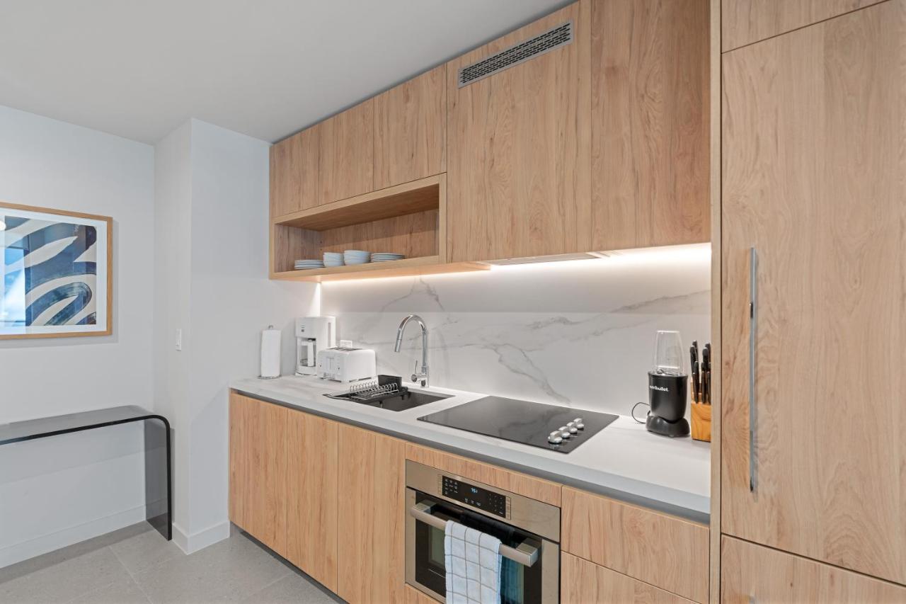 Downtown Miami Condo - Near Bayside - 3