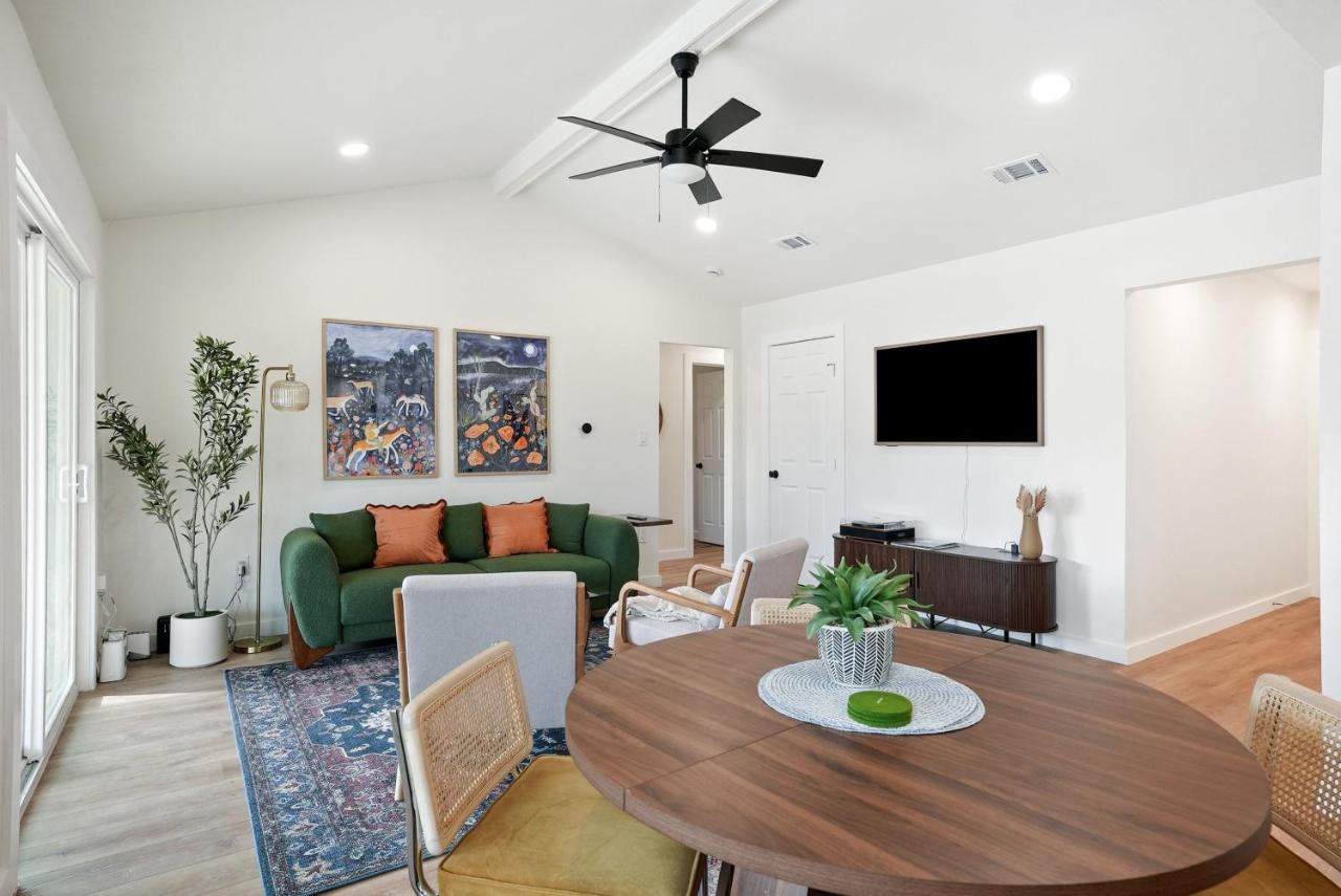Cozy Austin Retreat - Mins to Q2 & The Domain - 2