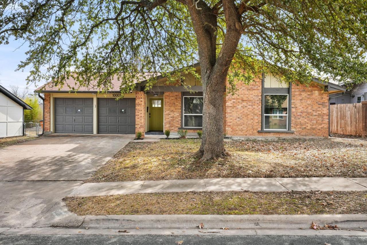 Cozy Austin Retreat - Mins to Q2 & The Domain - 3