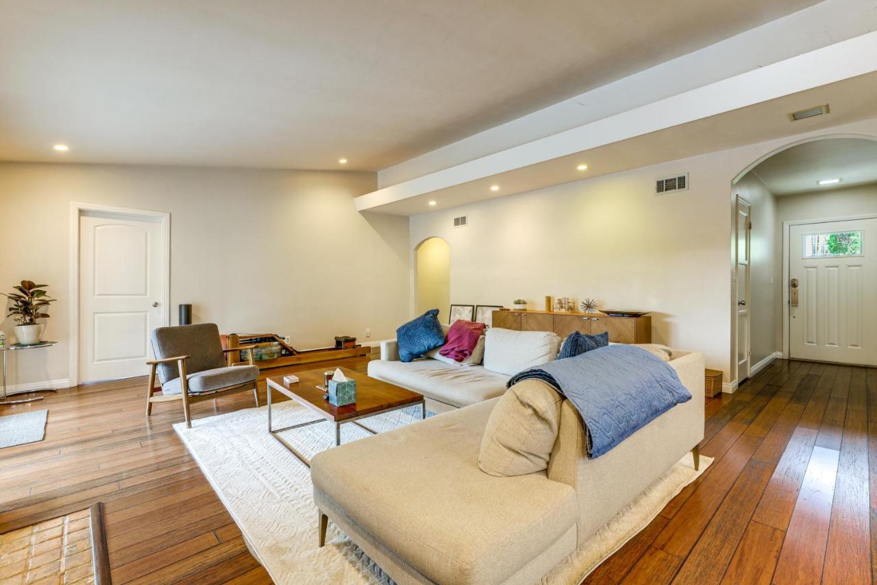 Great for Families! Mtn-View Los Angeles Home - 2