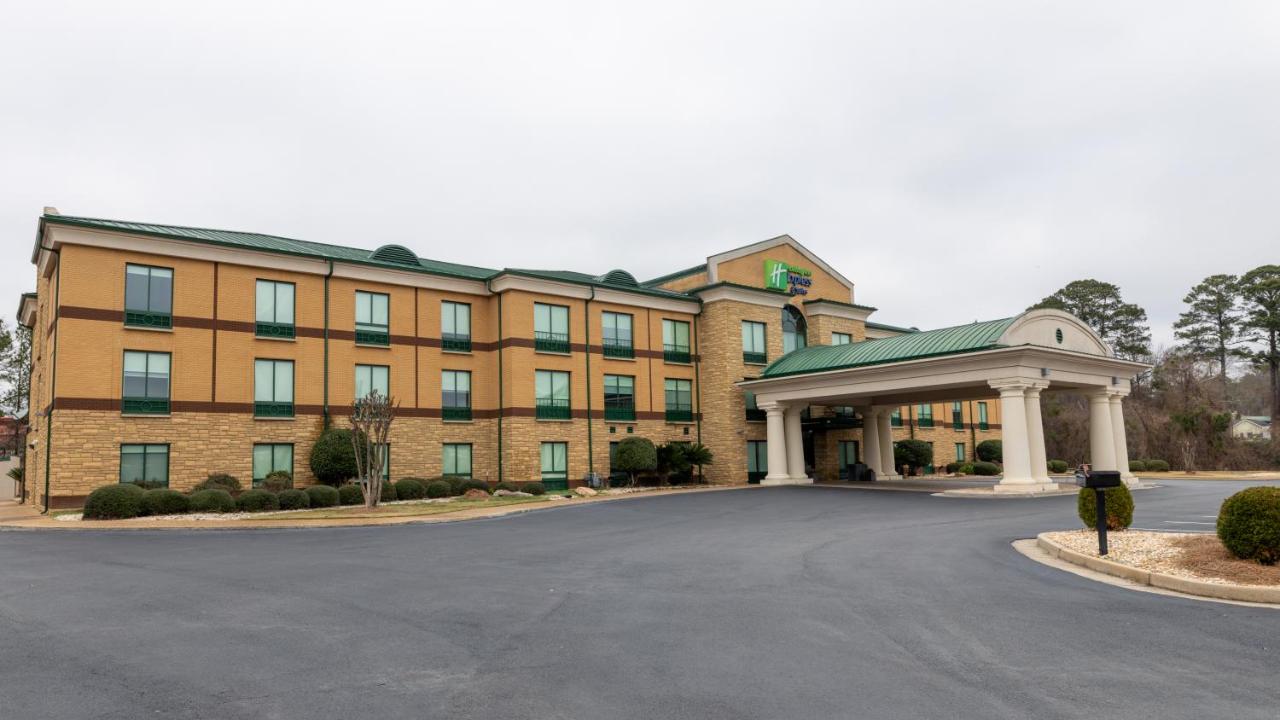 Holiday Inn Express & Suites Macon — photo 14