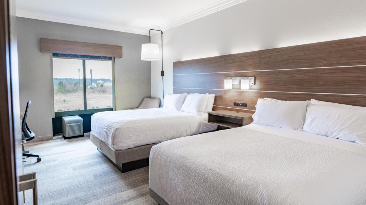 Holiday Inn Express & Suites Macon — photo 10