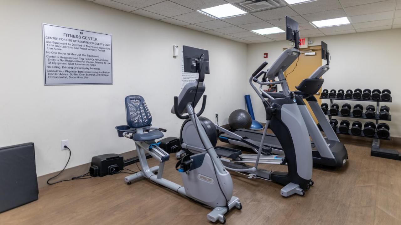 Holiday Inn Express & Suites Macon — photo 17