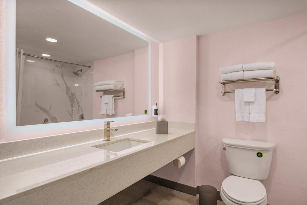B&B Hotel Miami Airport — photo 14
