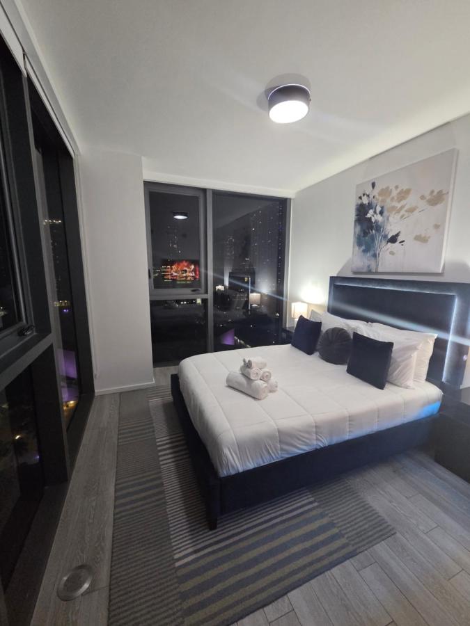 Miami-Brickell Luxury 2BR-2BATH with skyline VIEWS - walking distance to KASEYA-HEAT ARENA & BAYSIDE - Port of MIAMI cruise ships