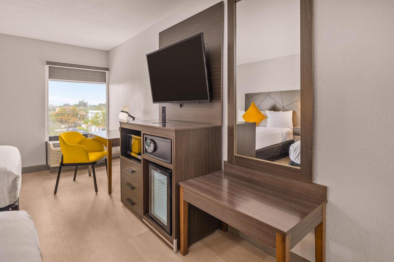 B&B Hotel Miami Airport — photo 16