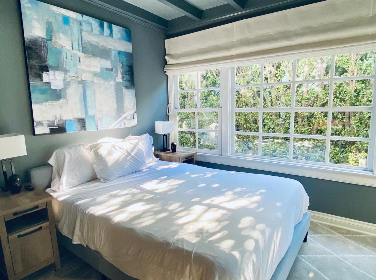 Delux Private Rooms at the Villa with Heated Pool - 4