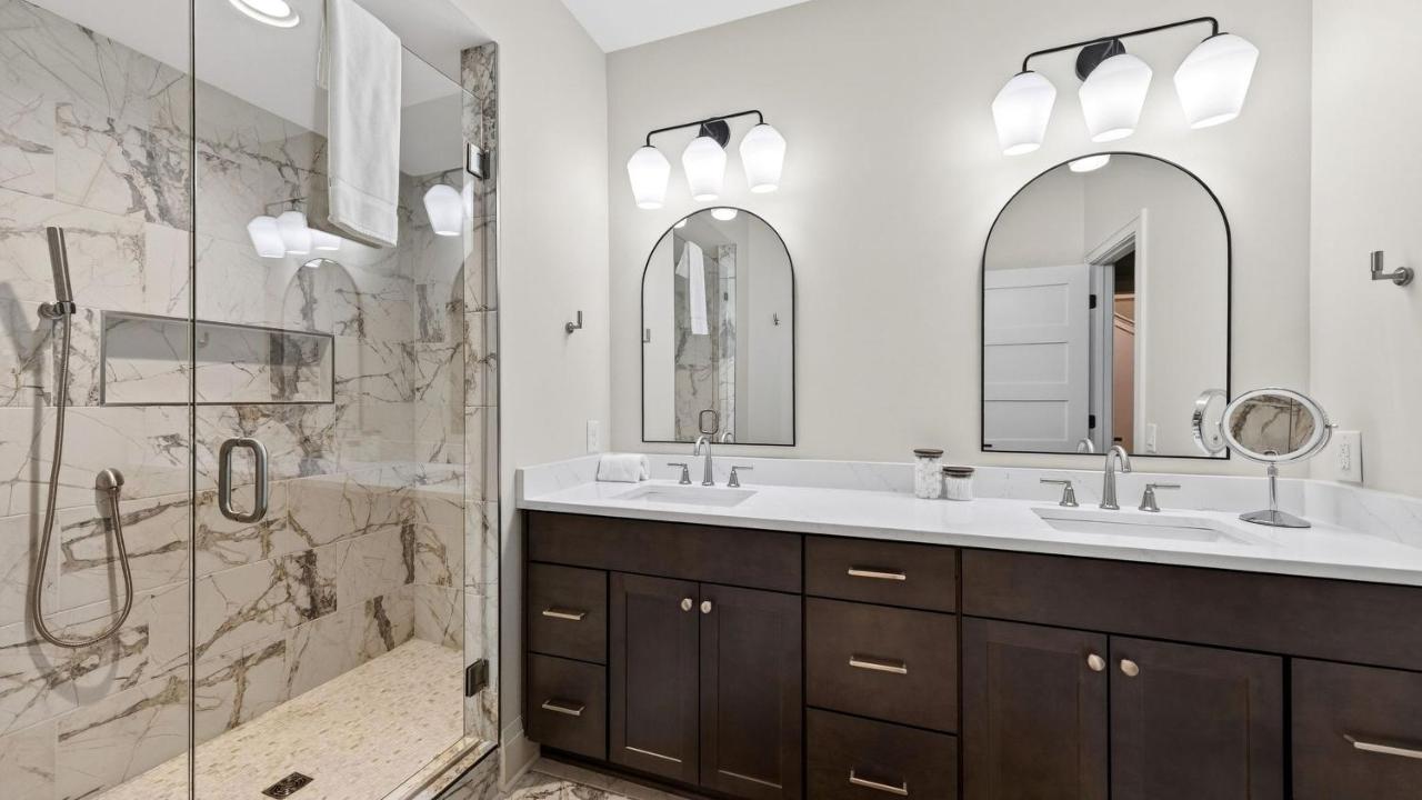 The Lodge by AvantStay Private Rooftop Lounge Hot Tub Skyline Views Near Broadway - 3