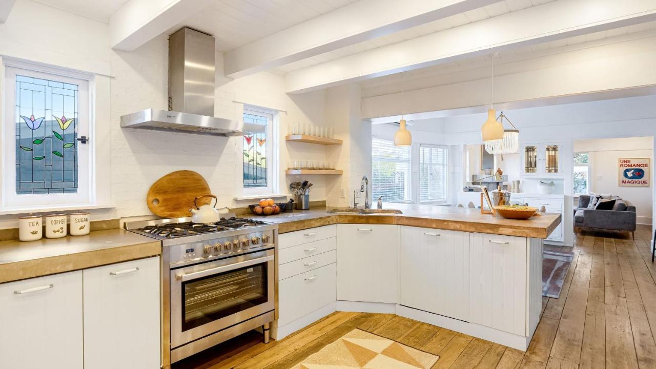 Venice Veranda by AvantStay 1 Block to Venice Beach Rare Walk Street Firepit Outdoor Dining - 4