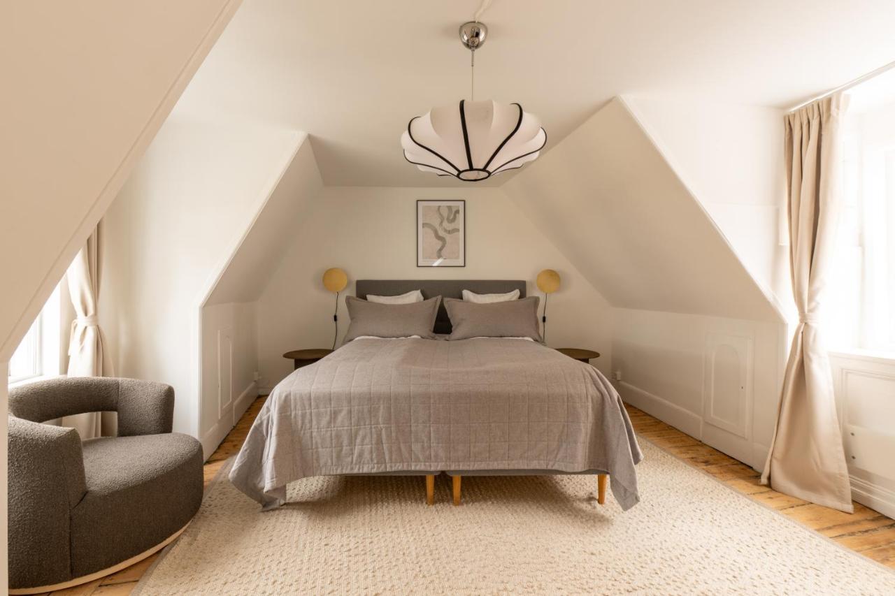 Central 2BR Apartment Sleeps 7 - 2