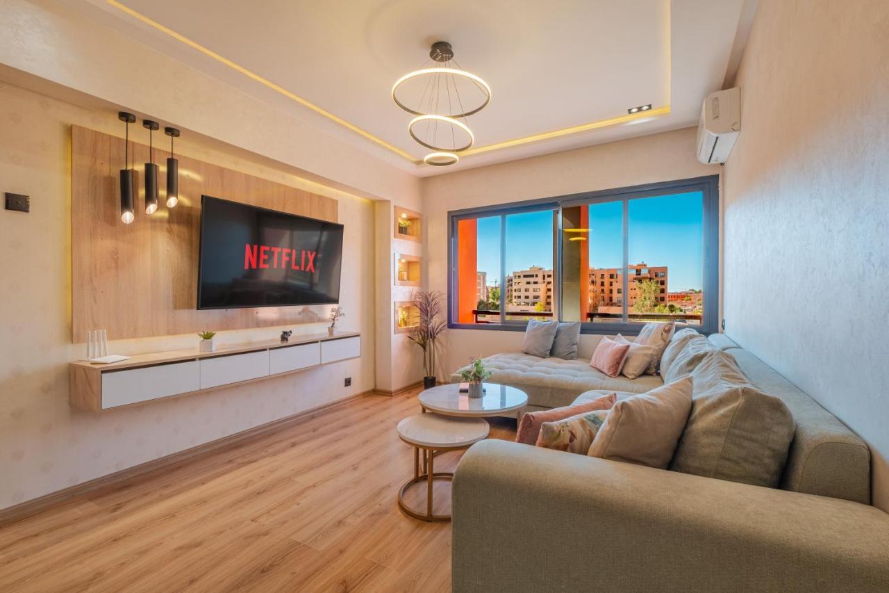 Central Marrakech Luxury 2-Bedroom Stunning Balcony Views