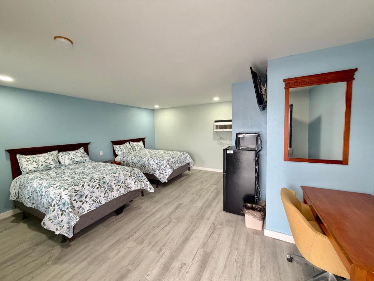 Deluxe Inn — photo 6