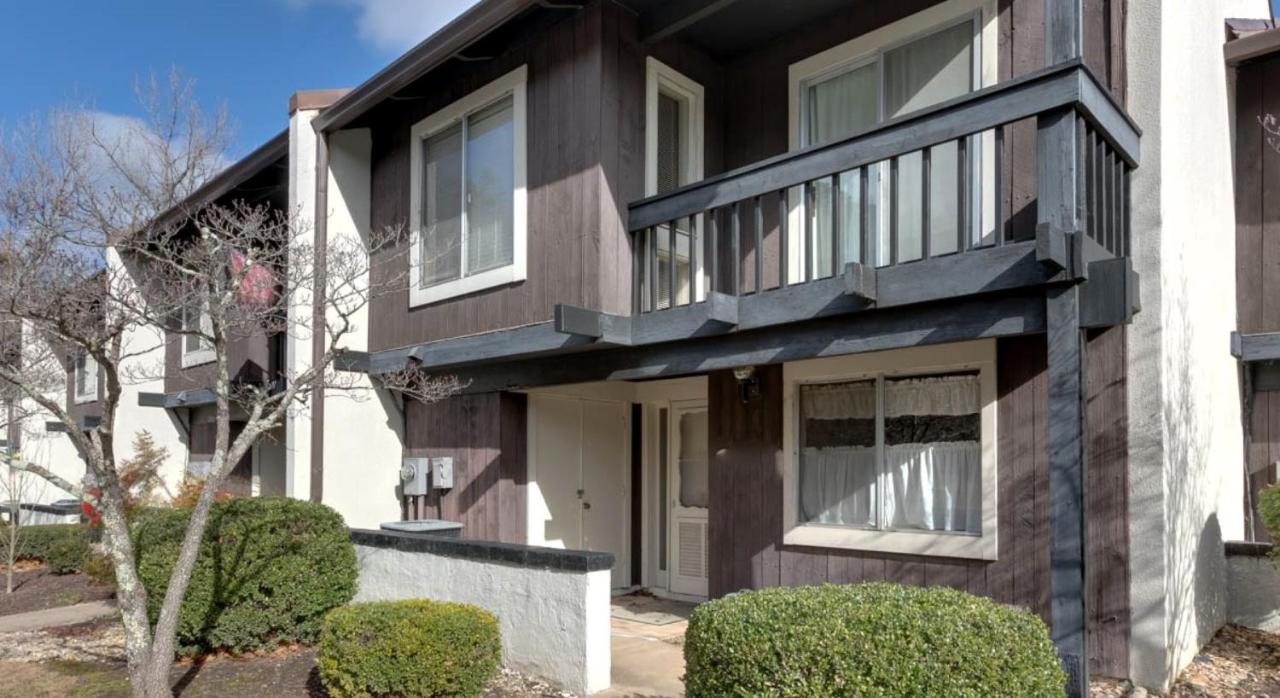Stony Creek Condos — photo 1