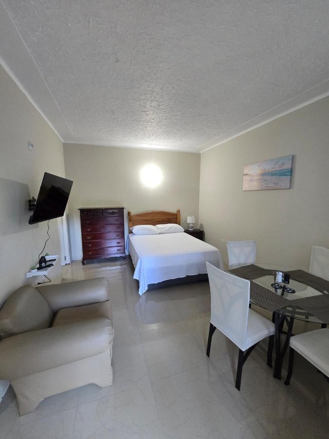 Sunset 22 by the Airport Apt#2 - 2