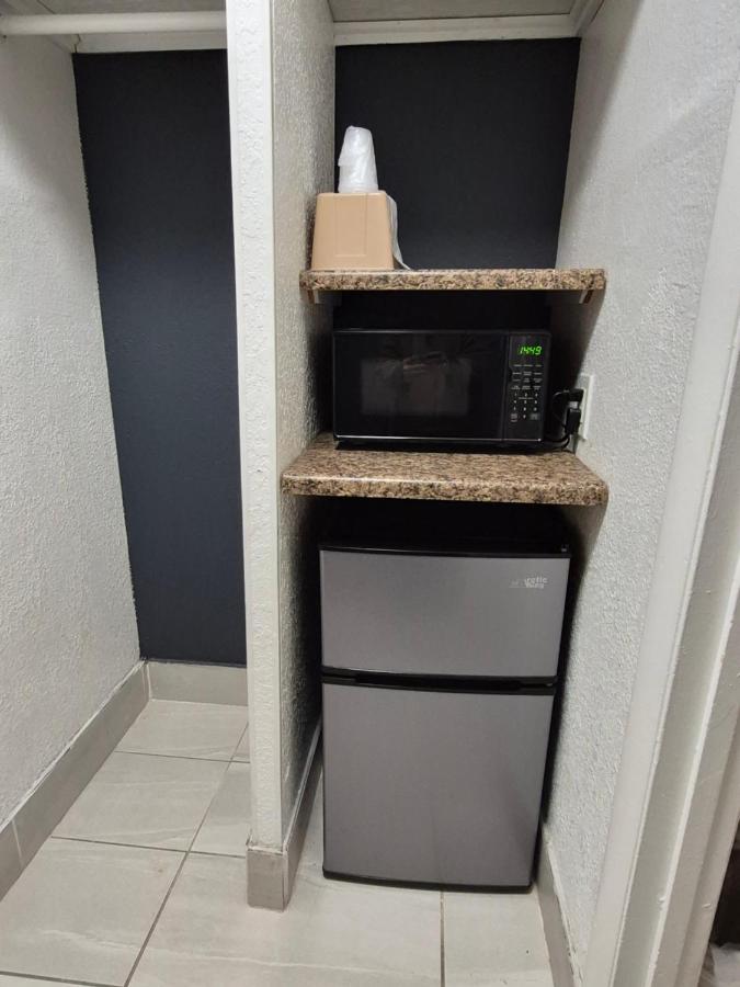Budget Inn — photo 7
