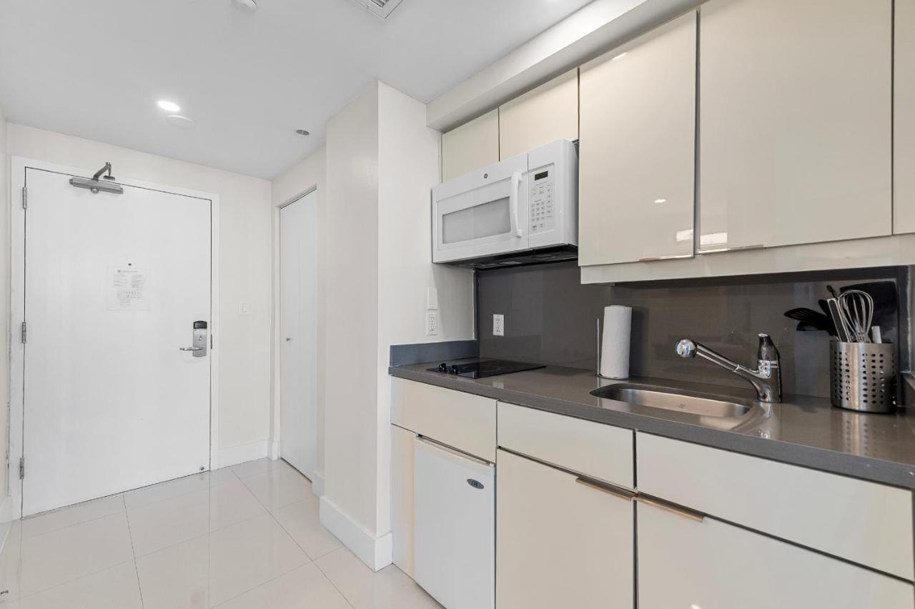 Arya Hotel & Suites - 4