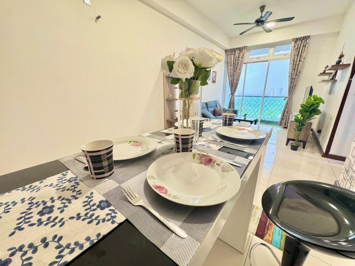 Paragon Residence Danga Bay by Luxecocoo - 4