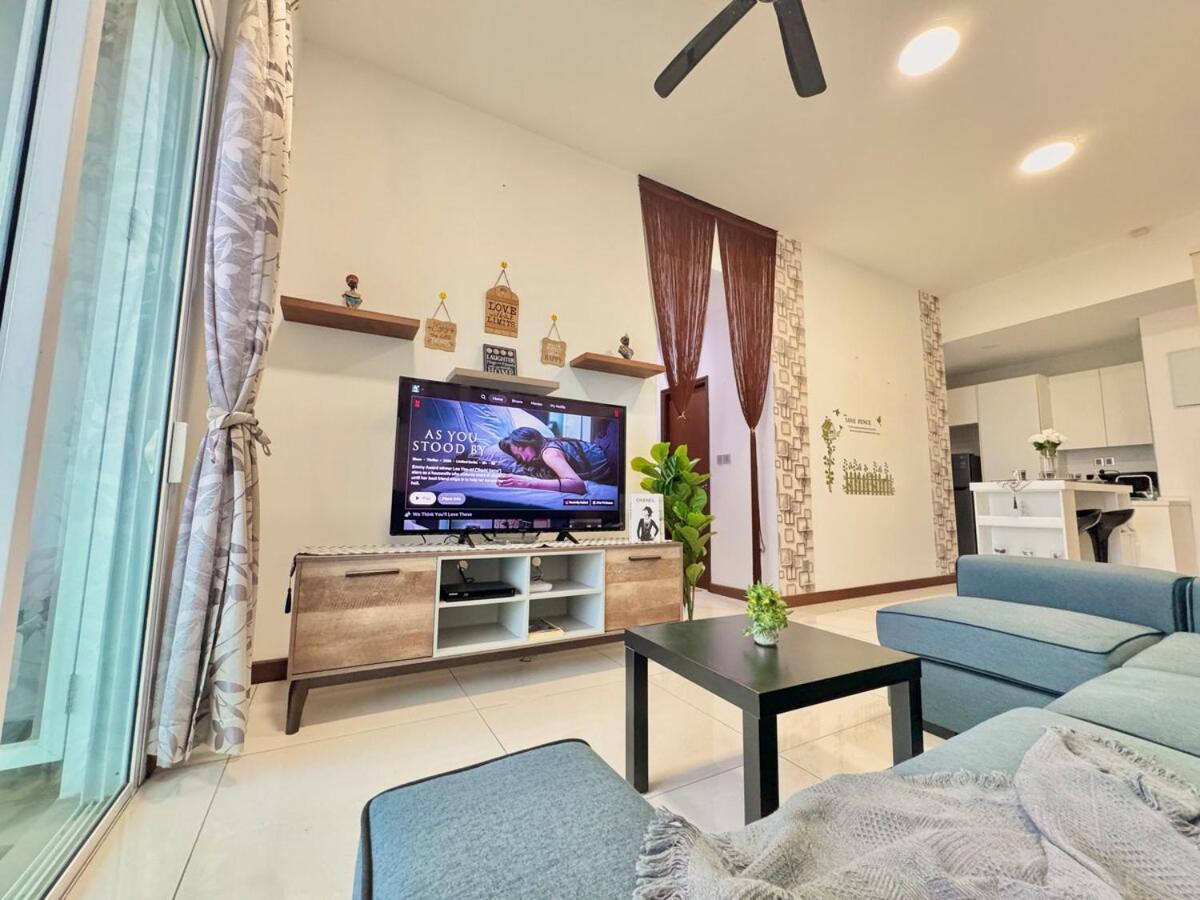 Paragon Residence Danga Bay by Luxecocoo - 5