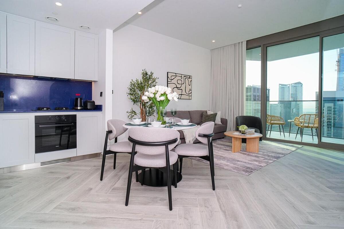 Luxury 1BR Burj Khalifa and Canal View Heart of Business Bay - 5