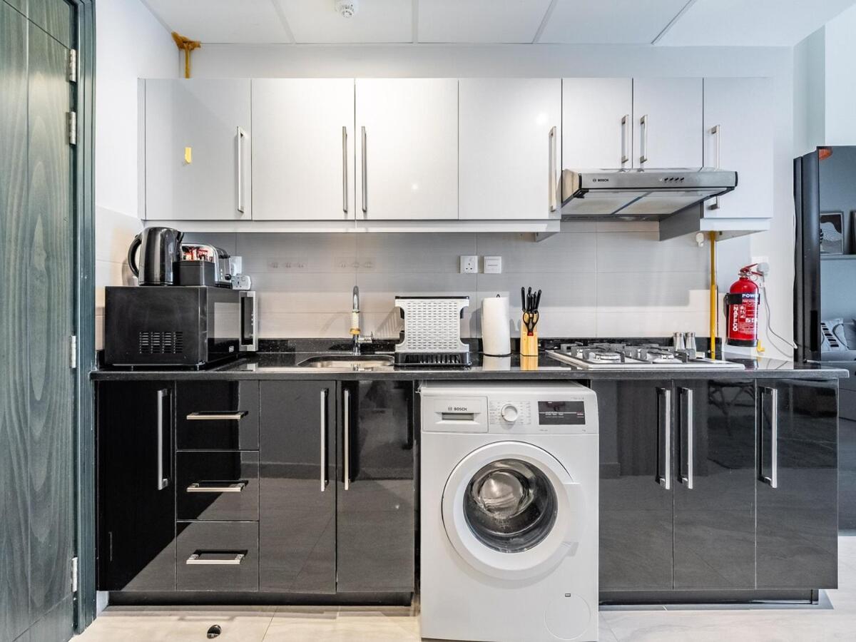 Charming Studio Escape With Unobstructed City View - 3