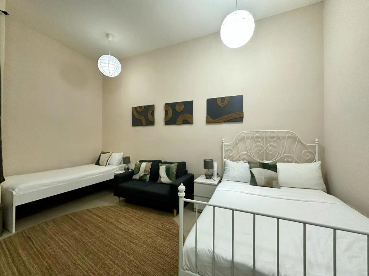 Studio Near Abu Dhabi Airport & Yas Island - 2