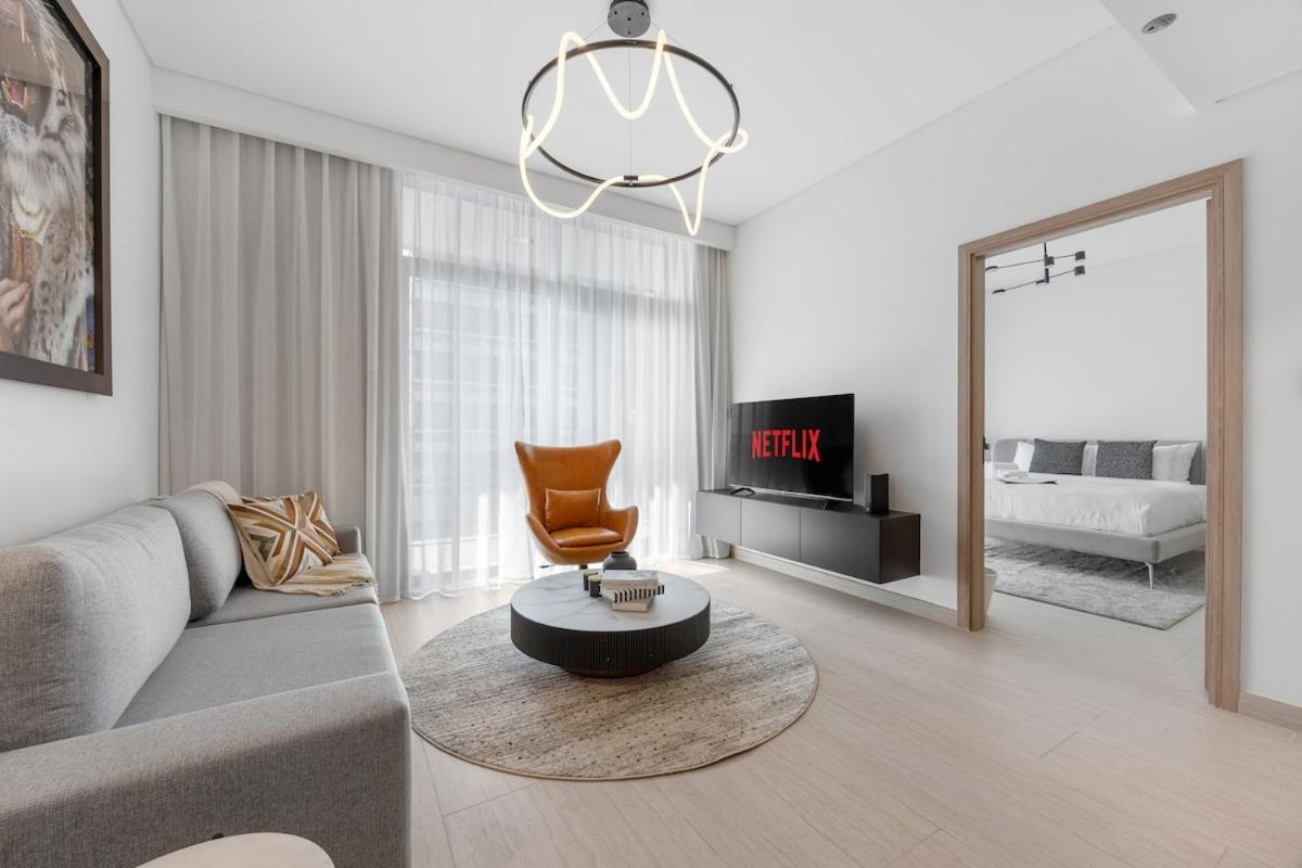 Modern Apartment w/ Balcony & Rooftop Amenities - 3