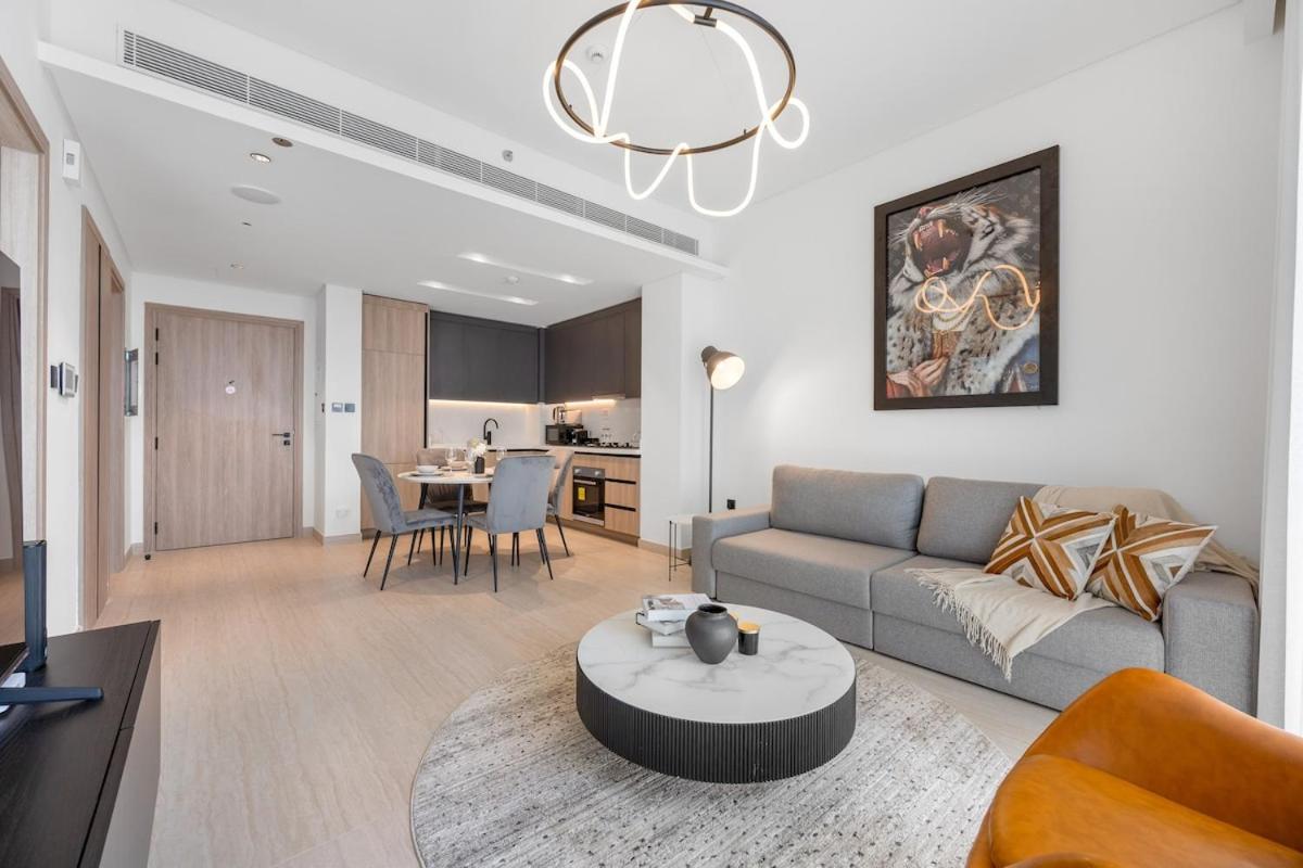 Modern Apartment w/ Balcony & Rooftop Amenities - 5