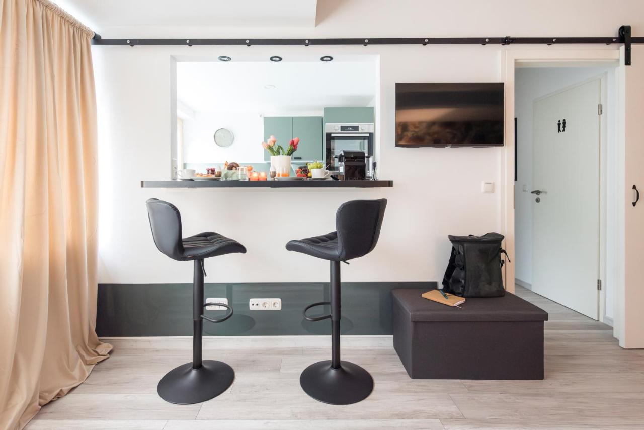 modernes Apartment bei Schlosspark Nymphenburg, Top Verkehrsanbindungen, free parking, perfekt für Business- City-Trips und Events